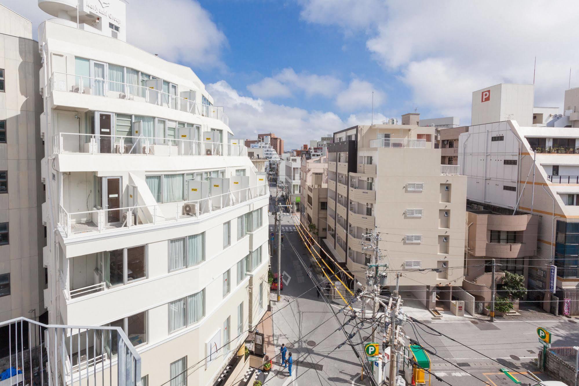 Okinawa Kariyushi Lch. Premium Hotel Наха Екстериор снимка