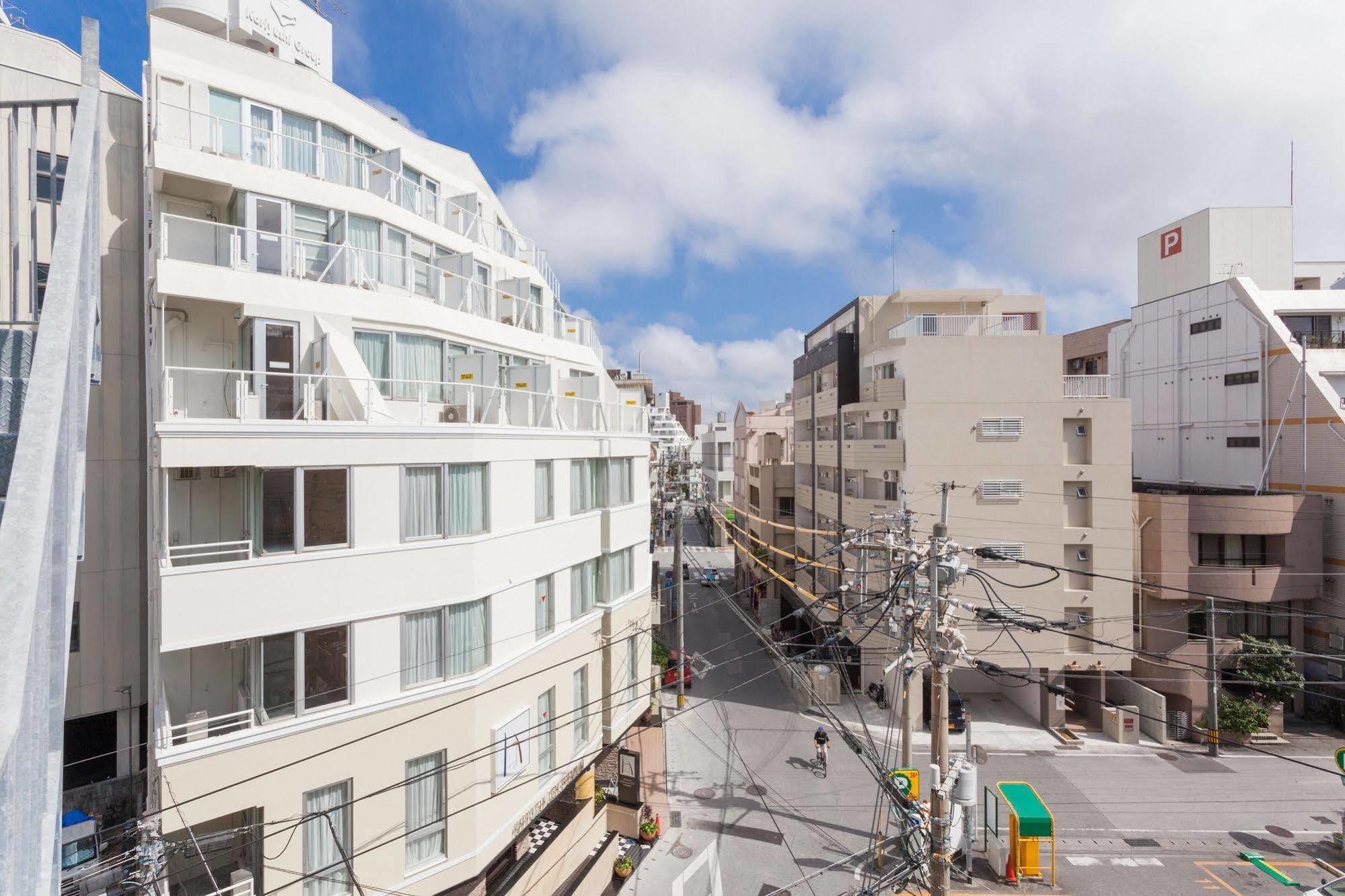 Okinawa Kariyushi Lch. Premium Hotel Наха Екстериор снимка